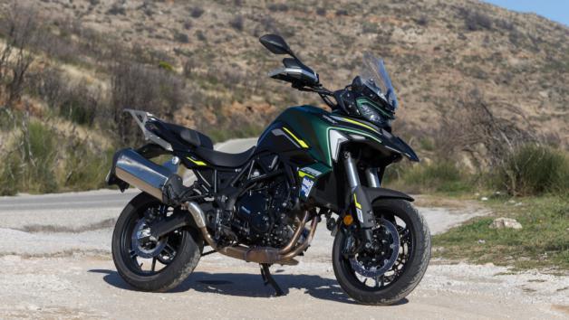 Benelli TRK 702: Ετοιμοπαράδοτο και με δώρο τριβάλιτσο αξίας 1.000 ευρώ 